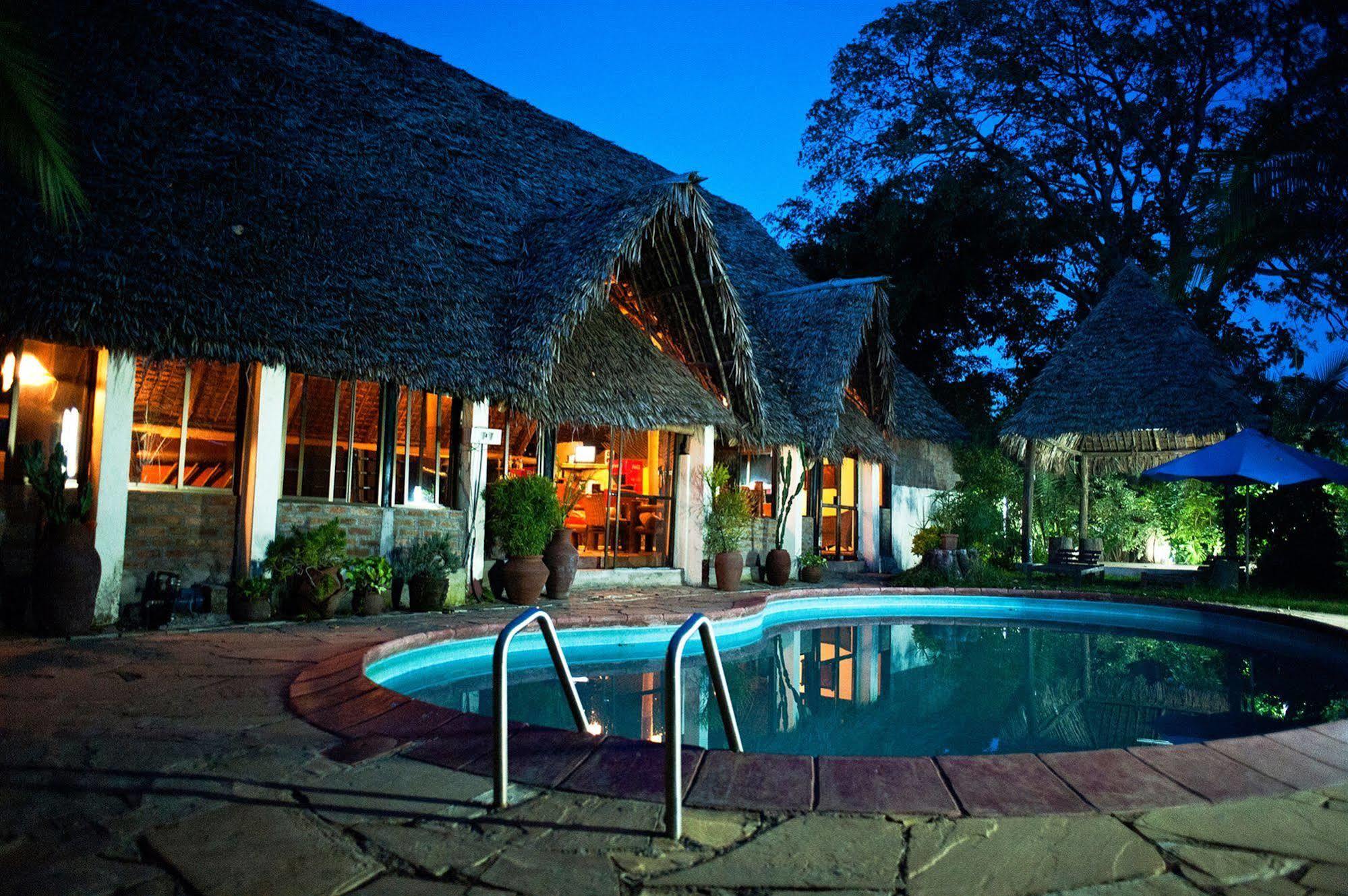 L Oasis Lodge And Restaurant Αρούσα Εξωτερικό φωτογραφία